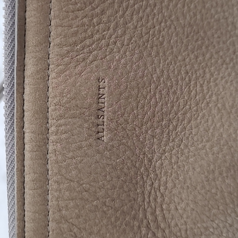 Handbag - Picture 6 of 9